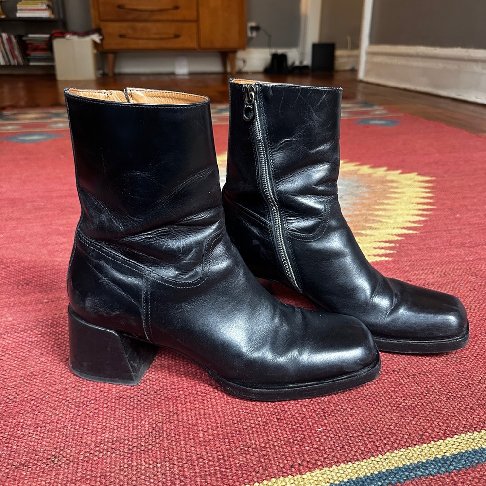 Labucq Black Ankle Boots Joan